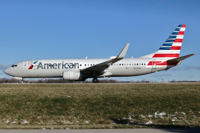N879NN American 737-823 at KCLE