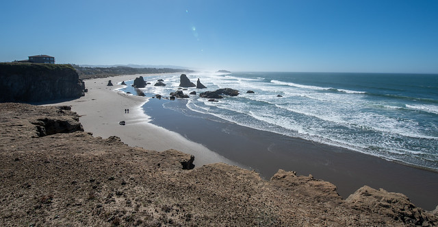 Looking down on the beach from Coquille Point parking area