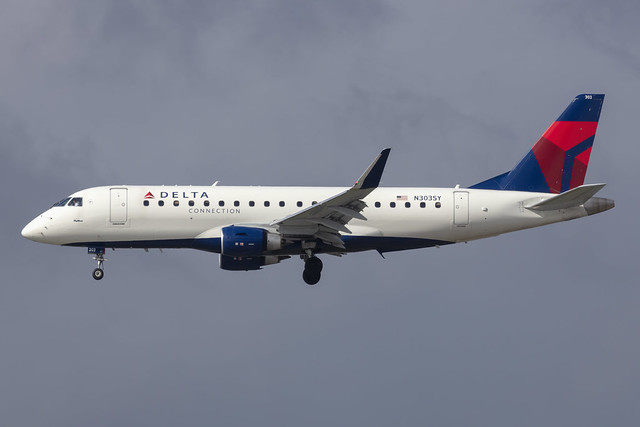 N303SY  -  Embraer EMB-175LL  -  Delta Connection (Skywest Airlines)  -  YVR/CYVR 27/4/24