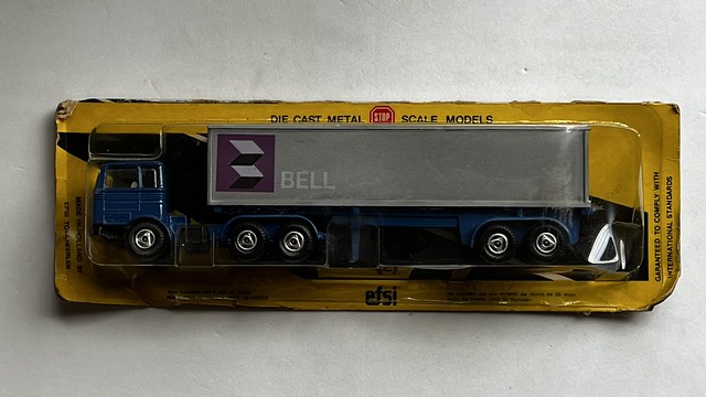 EFSI Holland - Mercedes-Benz 6x2 Articulated Truck / Bell 40 Foot Shipping Container - Miniature Diecast Metal Scale Model Heavy Goods Vehicle