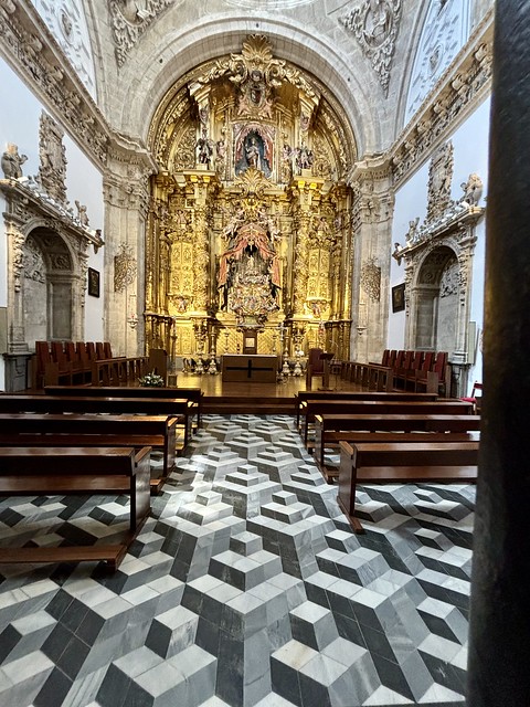 Sights inside the Cathedral of Segovia