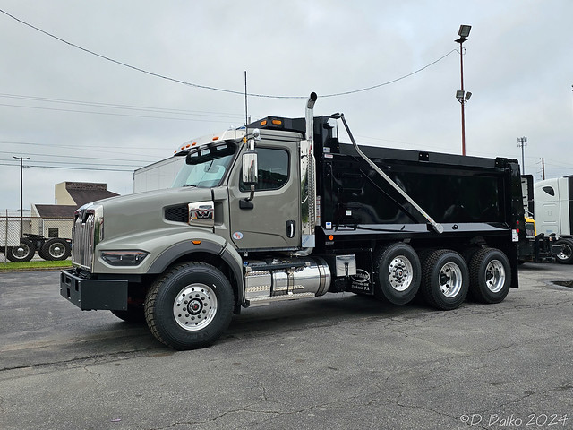 2023 Western Star 49X Tri-Axle Dump Truck (2)
