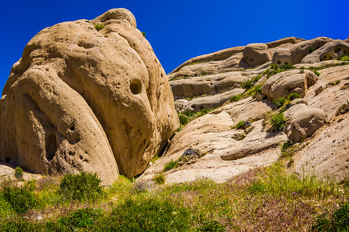 Hole in the Wall Mormon Rocks, California