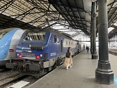 BB 27353 Transilien nach Mantes-la-Jolie in Paris Saint-Lazare