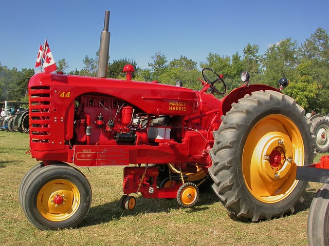 1948 Massey-Harris 44 row-crop tractor, 40-hp, Milton, Ontario.