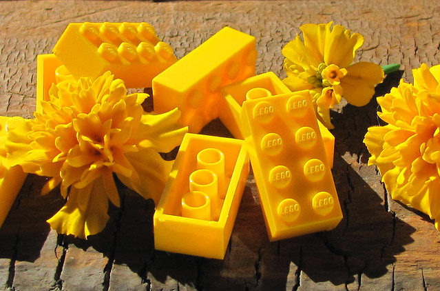 Lego Bayer old logo
