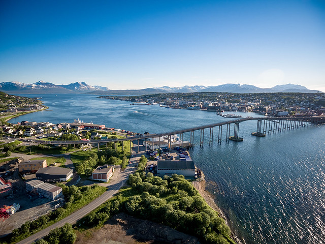 Le pont de la ville de Tromsø, Norvège.