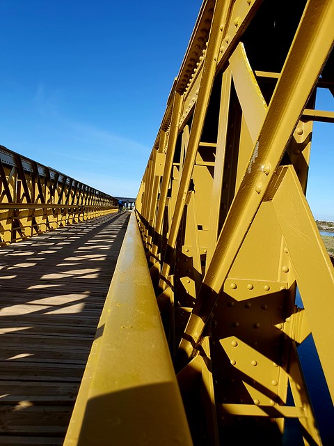 Puente amarillo