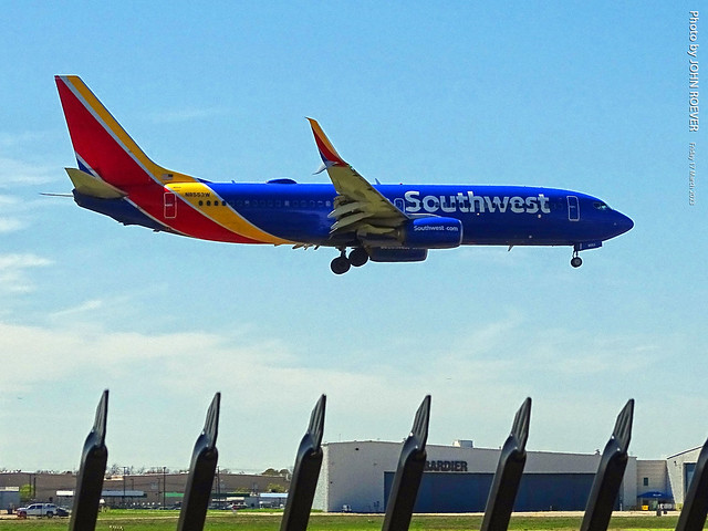 Southwest 737 landing at Dallas Love Field, 17 Mar 2023