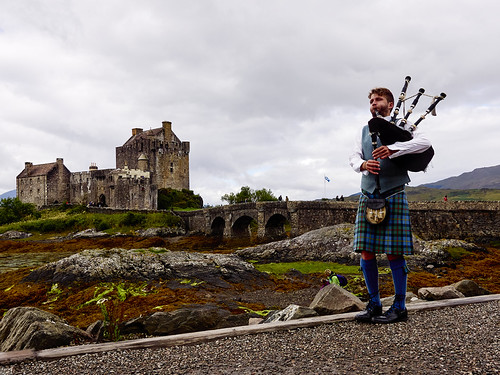 Long sound at Eilean Donan