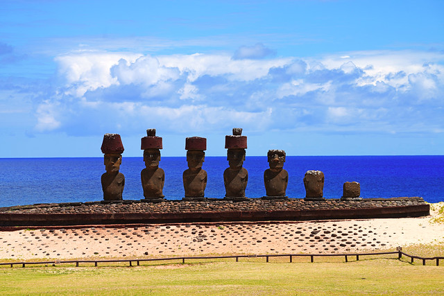 Ahu Nau Nau, 7 moai on the beach, Easter Island