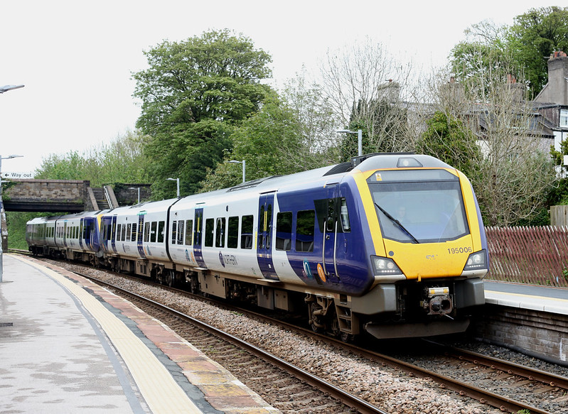 Civities. Northern rail Class 195 DMUs and 331 EMUs | Flickr