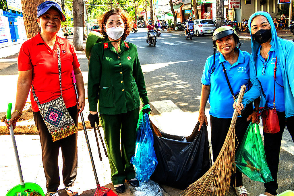 Women cleaning street on 4-27-24--Vung Tau copy