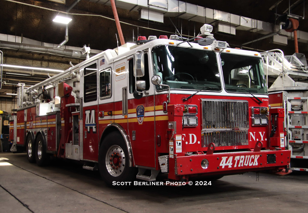 FDNY TOWER LADDER 44 | Scott Berliner | Flickr