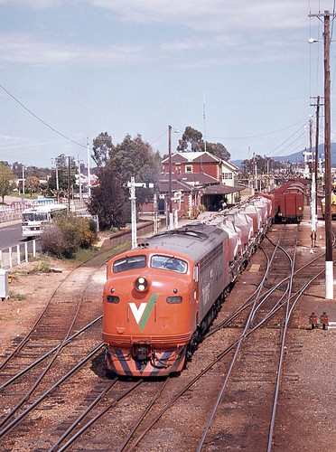 S312 Northbound Freight, Wangaratta, Victoria | by dunedoo
