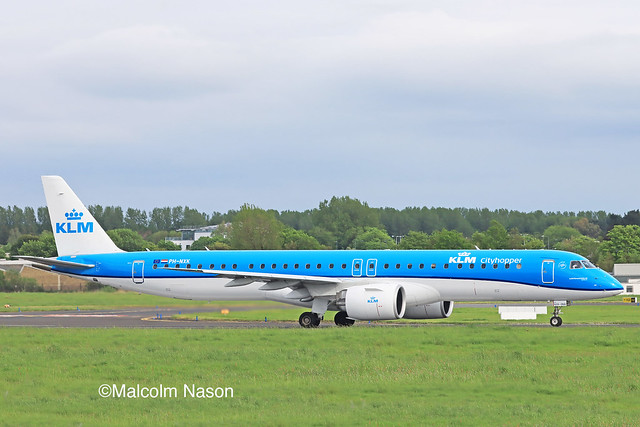 Due to a thunderstorm over Dublin KLM Cityhopper ERJ195-E2 PH-NXK diverted to Shannon and after refuelling left for Dublin.
