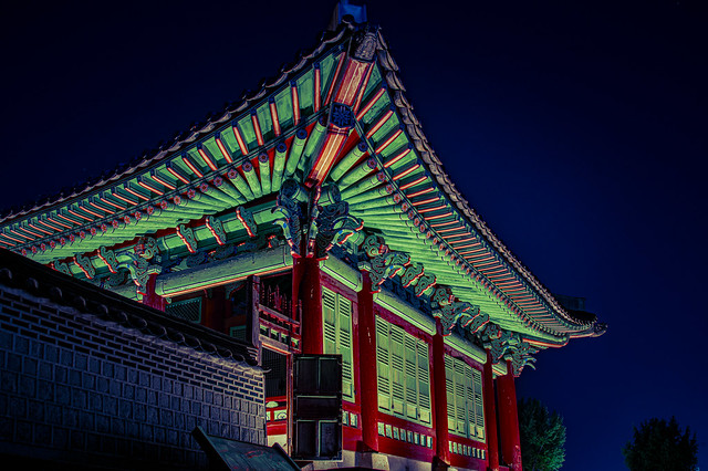 Suwon, royal palace at night