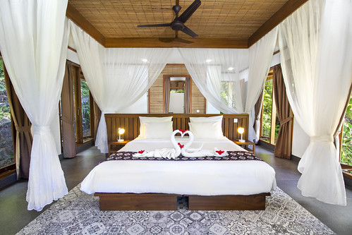 Murex Bangka - Premium Hillside Cottage Bedroom
