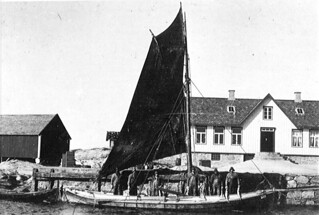 Listerbåt foran Innersi-kaia