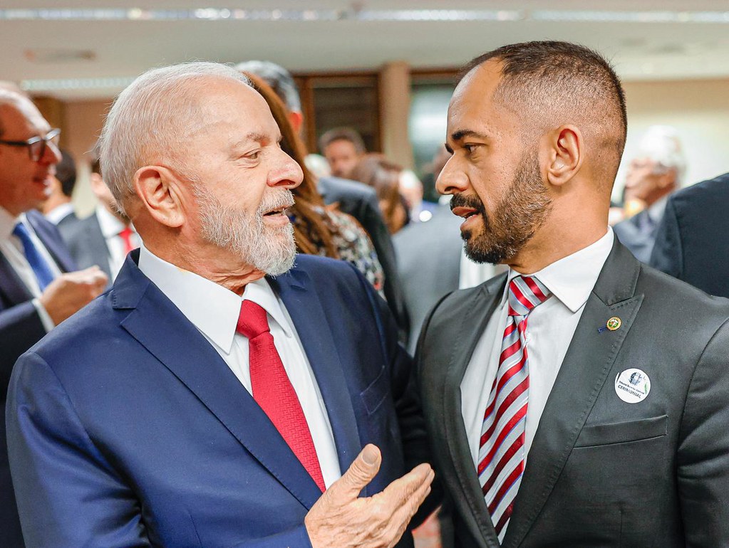 TSE suspend canal de Lula, campanha de Bolsonaro reagit