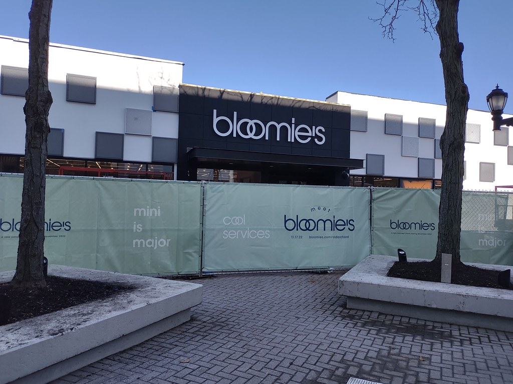 Bloomies Westfield Old Orchard Skokie IL | gameking3 | Flickr