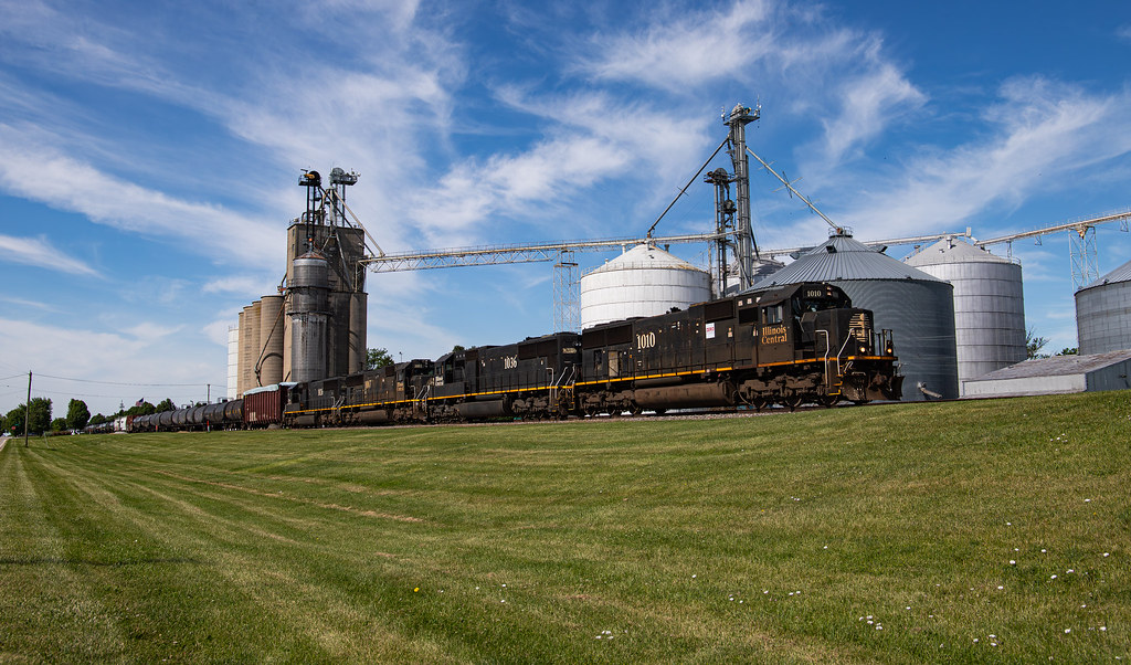 IC 1010 @ Manteno, IL | It’s an early morning on the Mainlin… | Flickr