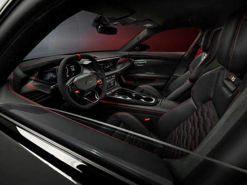 Audi e-tron GT apresenta três novas versões