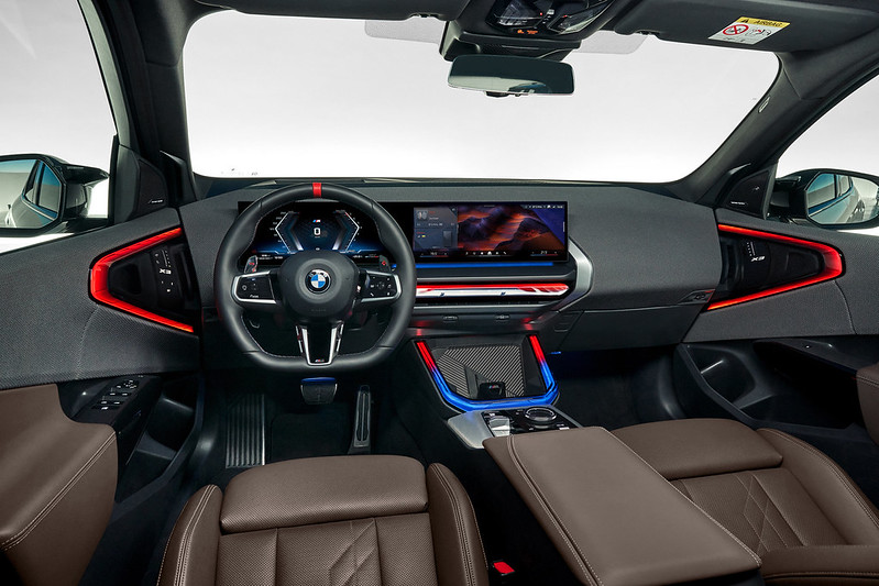 BMW lança novo X3 com apelo desportivo