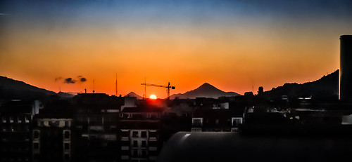 Solsticio by Bonsailara1, bonsailara1 bilbao bilbo vizcaya país vasco atardecer sunset twilight sol sun naranja azul orange bl