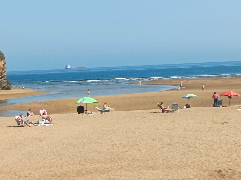Playa la arena desde pobeña en este jueves veraniego con c… | Flickr