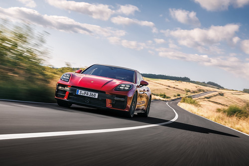 Este é o Porsche Panamera mais potente de sempre