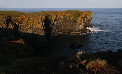 Lambhagasnös by hó, arnarstapi lambhagasnös coast dusk july 2024 landscape coastscape snæfellsnes sea sunset cove cliff 