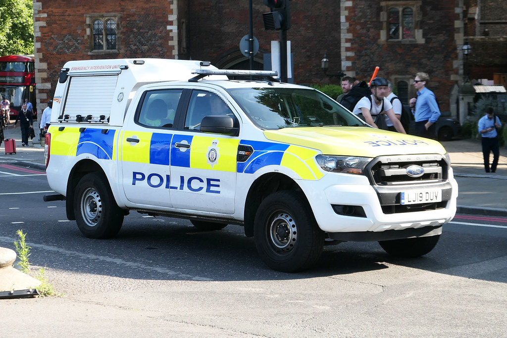聖*夜様 (貴重)British transport Police ボディーアー 聖*夜様 (貴重)British transport Police ボディーアー hqdefault.jpg