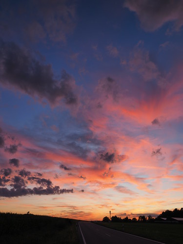Friday evening sky 1 by guenther_haas, mobilfunkantenne antenne mobilfunk himmel wolken sky cloud freitag abend evening ooc sooc black schw