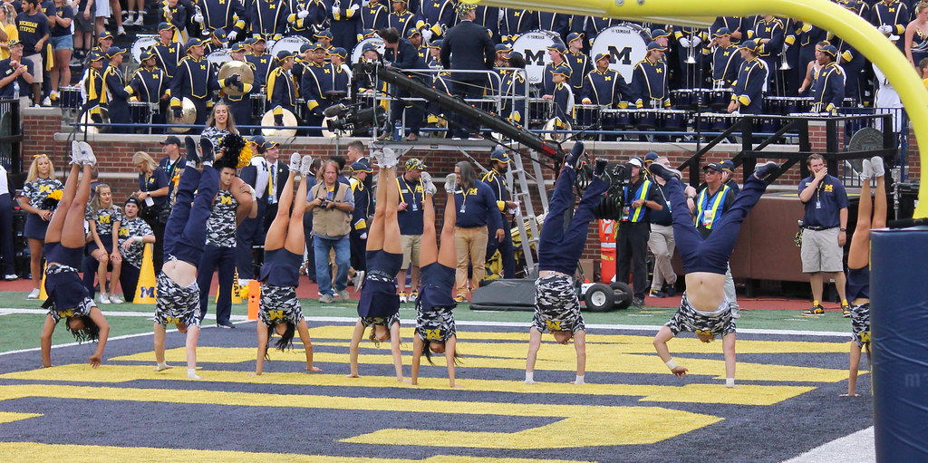 Michigan Cheerleaders 2023.09.09 159b | Michigan Cheerleader… | Flickr