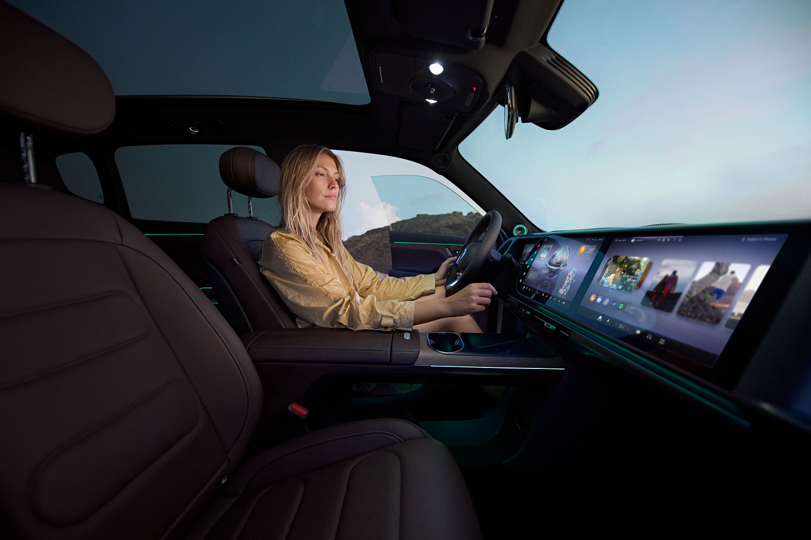 Smart # 5 Interior: Dashboard tecnológico com painel de instrumentos LCD Ultra HD colorido de 10.3 polegadas e dois displays AMOLED 2.5K de 13 polegadas