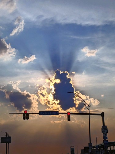 stunning crepuscular rays.... by GeorgeM757, ....the sun was positioned just rightcrepuscularrays weather clouds sky georgem757 sunset