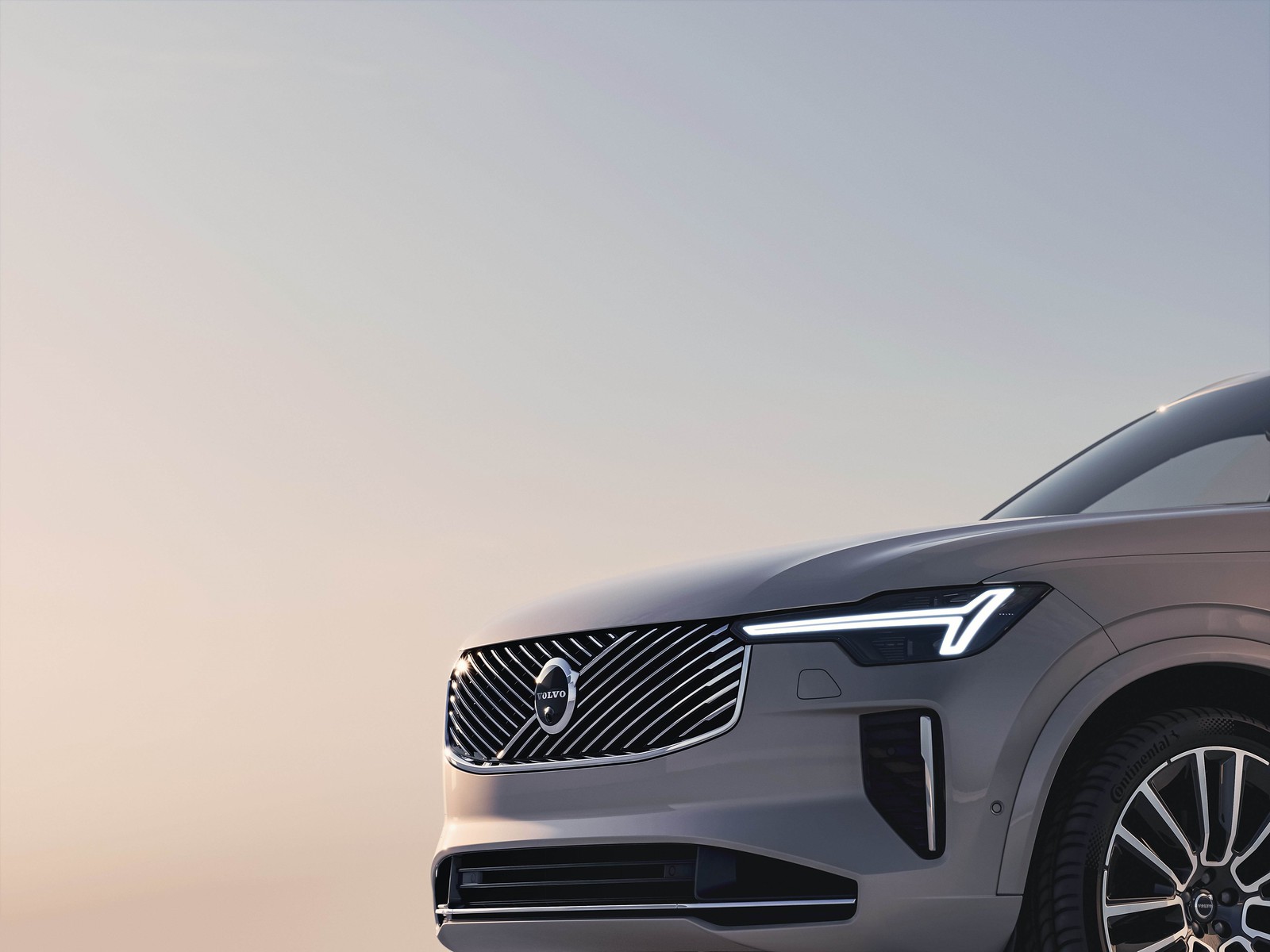 Volvo XC90: Pormenor da dianteira
