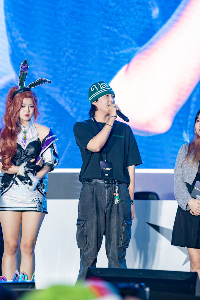 FAN FEST (129)