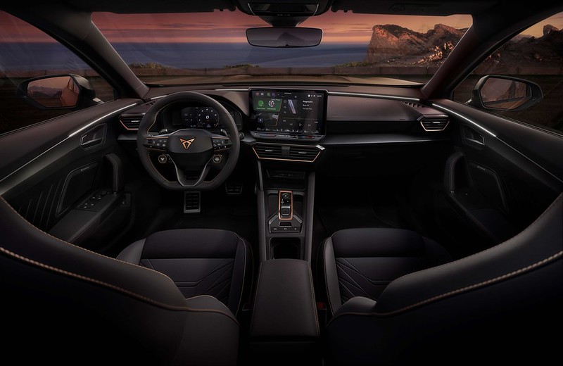 Novo CUPRA Formentor disponível em Portugal com motorizações mais potentes e eletrificadas