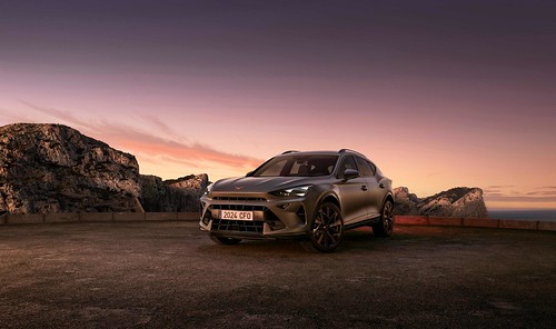 Novo CUPRA Formentor disponível em Portugal com motorizações mais potentes e eletrificadas