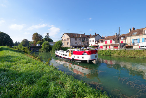 Ecluse de  Moret-Loing-et-Orvanne by hbensliman, French gâtinais régional nature park landscape
<a href="http://hbensliman.free.fr/Ile-de-France/Gati