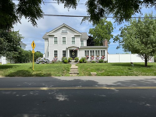 House. 22 Commerce Street. Clinton, Connecticut. Contributing Building to the NRHP District. | by devtmefl