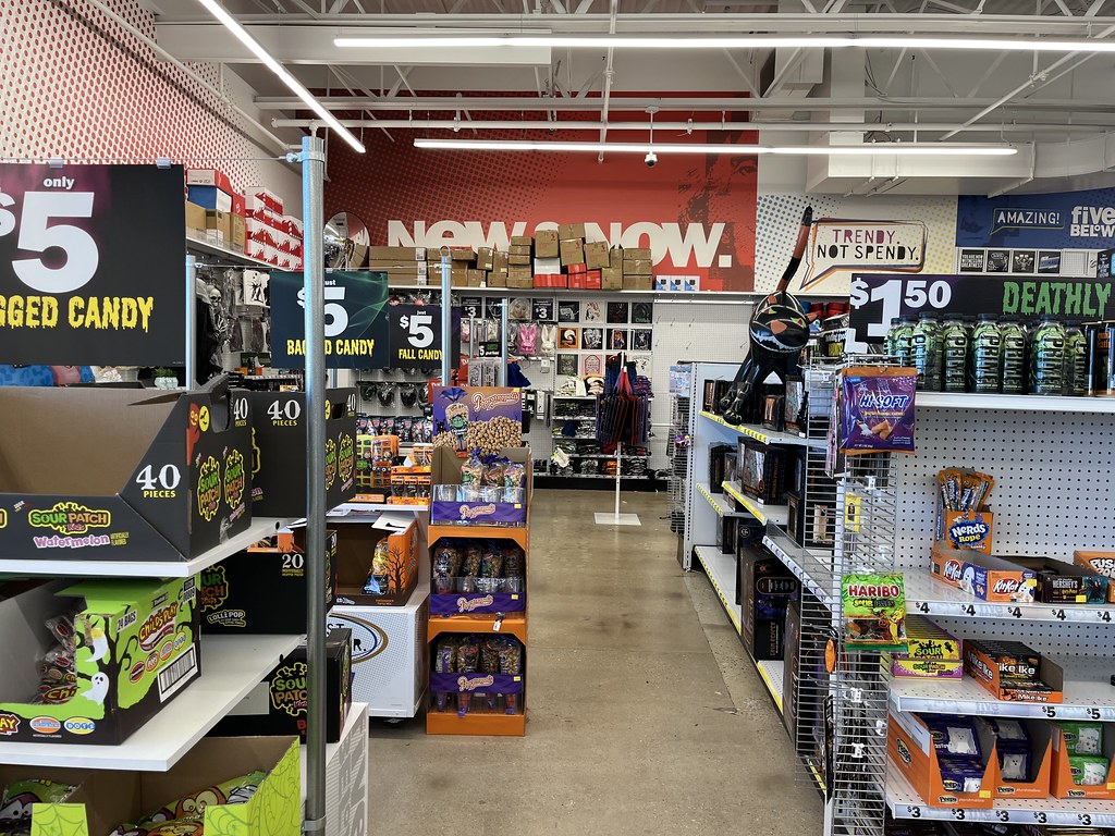 Five Below interior | Five Below #8192 (9,102 square feet) 4… | Flickr