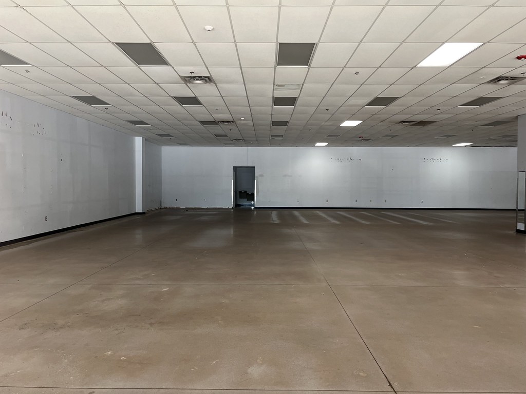 Goodwill Intior Goodwill interior (closed) | Goodwill (closed) [15,000 squar… | Flickr