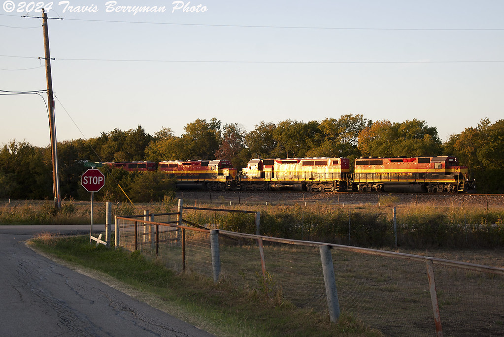 KCS L31 at Metro, Texas waiting to get onto the BNSF. | Flickr