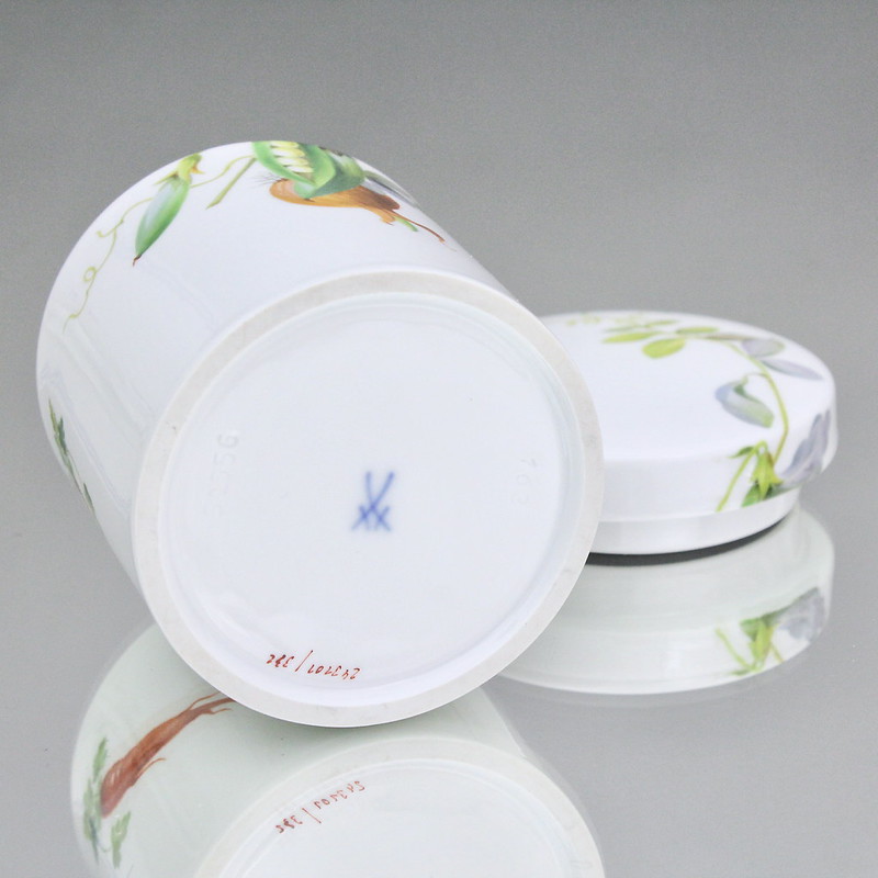 Meissen, Dose, Deckeldose, Vorratsdose, Gemüse, Karotten, Erbsen, Zwiebeln, Gemüsemalerei, lidded box, legumes, onion, carrot, green pees, limited edition, box