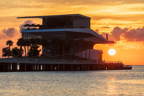 St Pete Pier Sunrise Right by Photomatt28, St Pete Pier Sunrise - Left or Right?
From a recent nicely colorful sunrise at the Pier.florida stpe