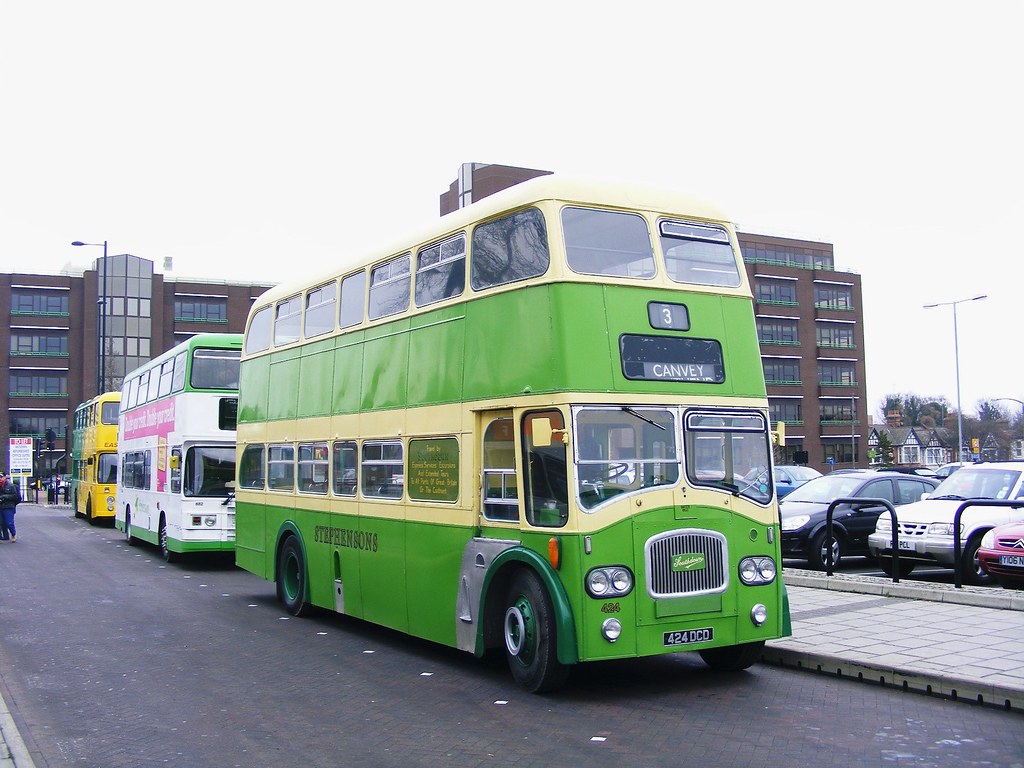 Stephenons Bus Stephensons 424 | Southend Bus Station 1/1/09 Running Day, S… | Flickr