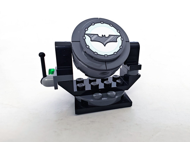 LEGO Batman Tumbler vs. Two-Face & The Joker (76303)